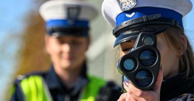 W związku z długim weekendem na drogach więcej policji; będą kontrole prędkości i trzeźwości
