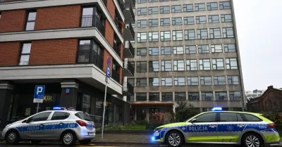 Policja: zarzuty i areszt dla 21-latki, która w sobotę w Warszawie zaatakowała nożem 3 osoby